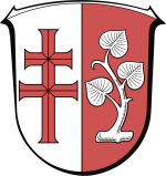 Das Wappen des Landkreises Hersfeld-Rotenburg zeigt im von Silber und Rot gespaltenen Schilde vorne das rote Hersfelder Doppelkreuz, hinten einen waagrechten silbernen Ast, aus dem ein Zweig mit drei silbernen Lindenblättern emporwächst. 