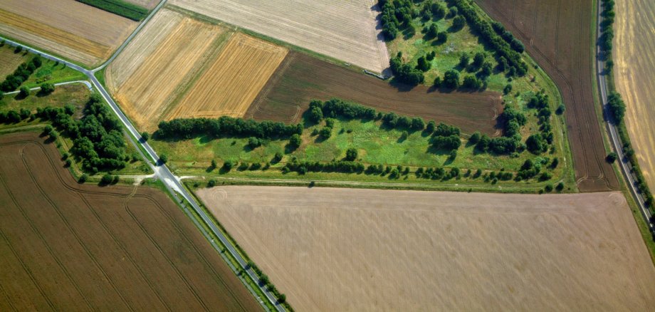 Luftbild von der ehemaligen deutschen Grenze zwischen den beiden Staaten, Obersuhl Luftbild von der ehemaligen deutschen Grenze zwischen den beiden Staaten, Obersuhl